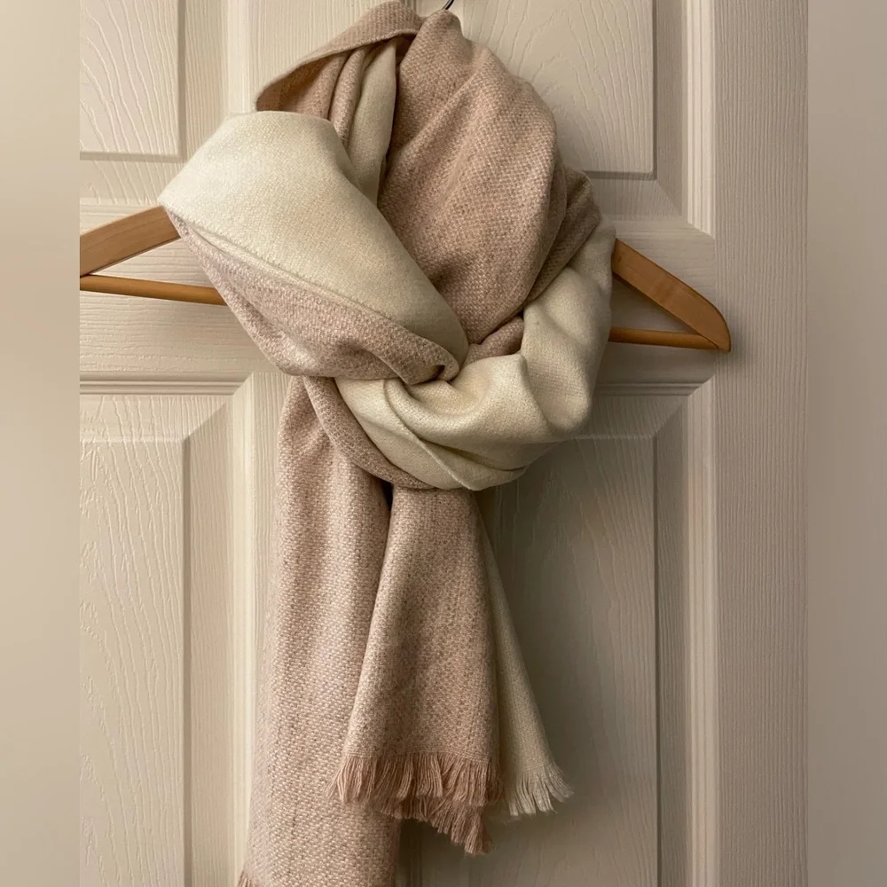 Wool Blend Oversized Scarf/Shawl/Wrap Pale Pink, Ivory NWT (Sz: 78 x 27”)